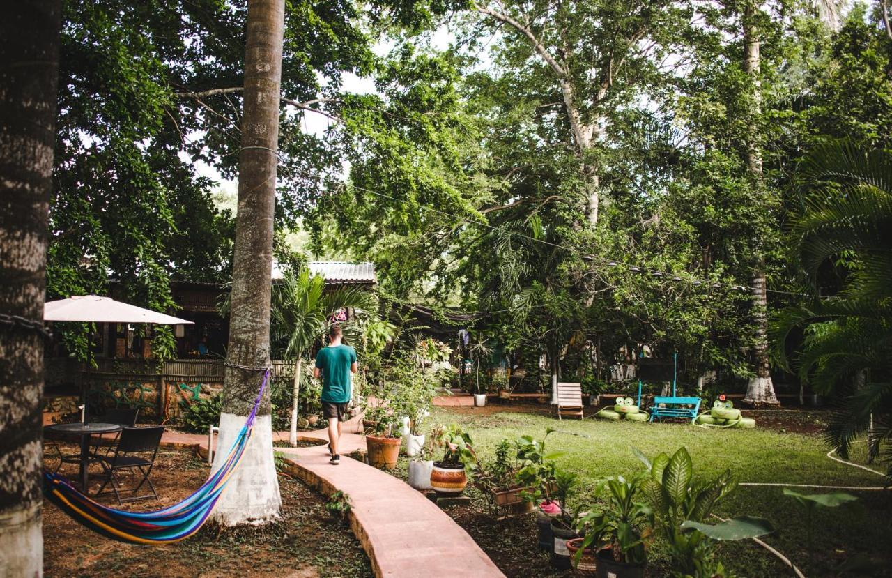 Yaxche Centro Hostal Y Camping Бакалар Экстерьер фото